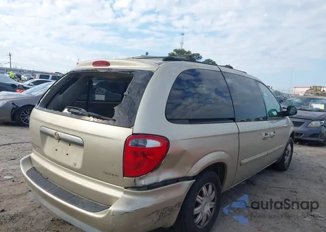 2005 Chrysler Town & Country Touring z USA, uszkodzony, nr VIN 2C4GP54L75R468235